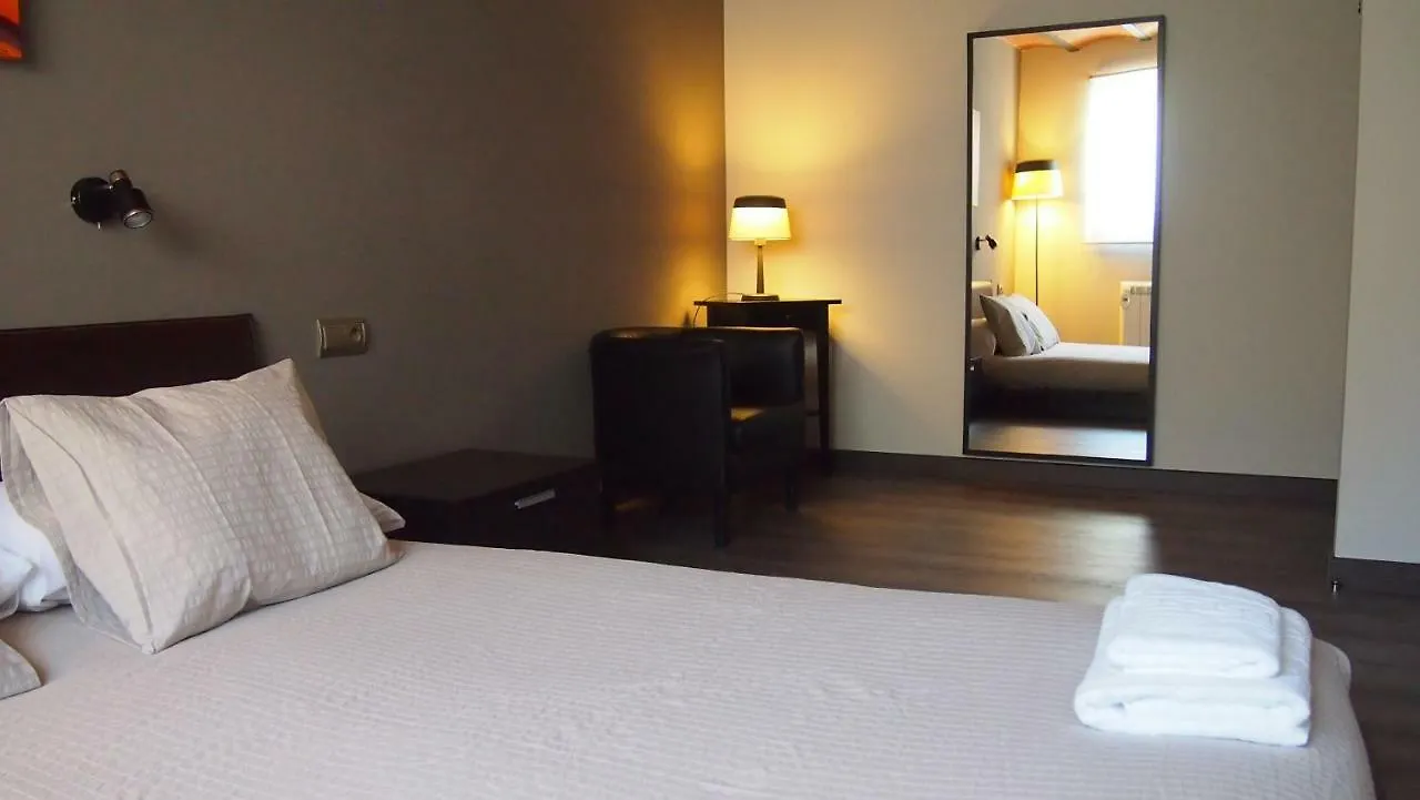 Hostal Mas Pinoses Les Llosses 0*,